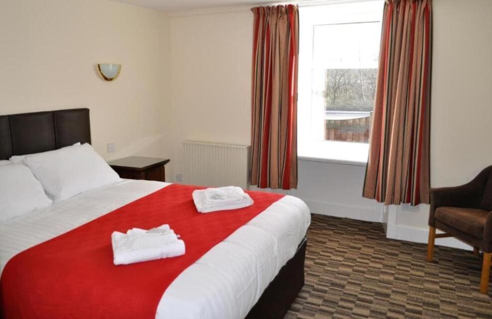 Lochway Hotel ดัมบาร์ตัน ภายนอก รูปภาพ