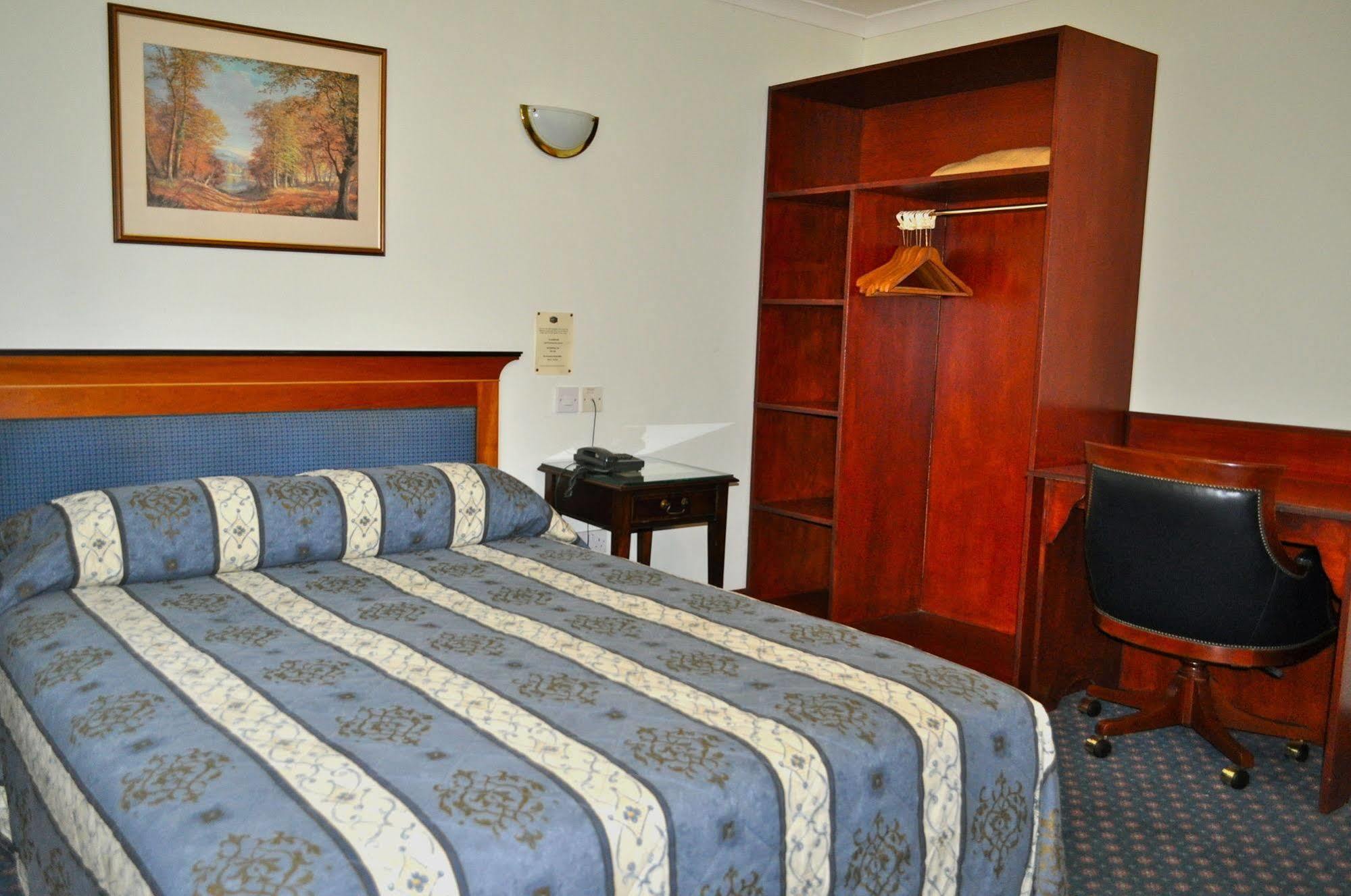 Lochway Hotel ดัมบาร์ตัน ภายนอก รูปภาพ