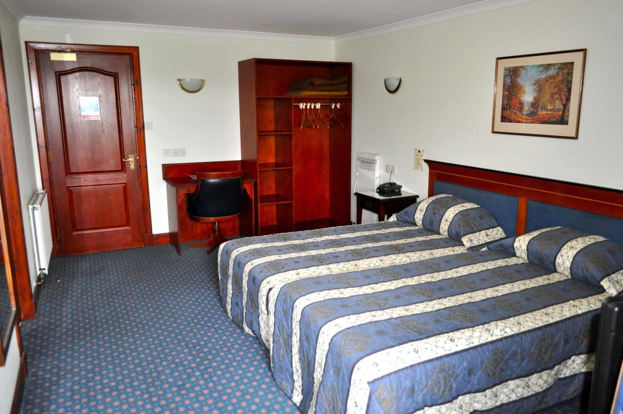 Lochway Hotel ดัมบาร์ตัน ภายนอก รูปภาพ